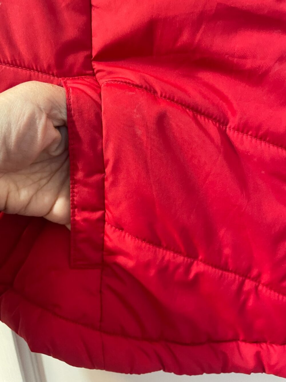 Aeropostale Boys Red quilted vest Size XL - Picture 4 of 6